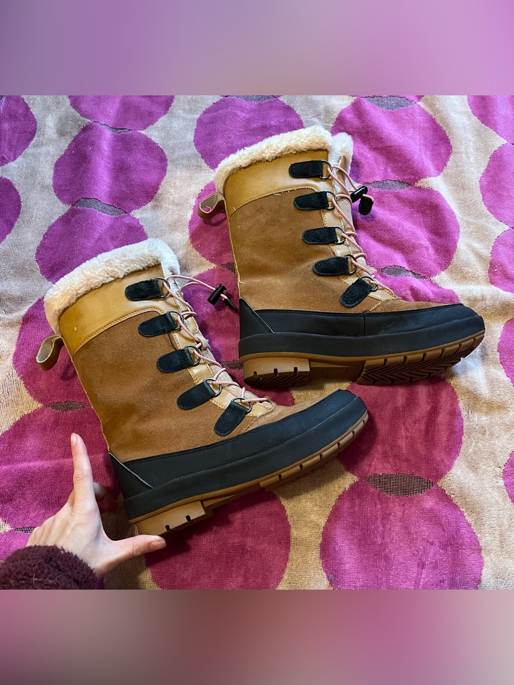 Alberta Shearling Lined Winter Boots with Bungee Straps - Picture 8 of 10